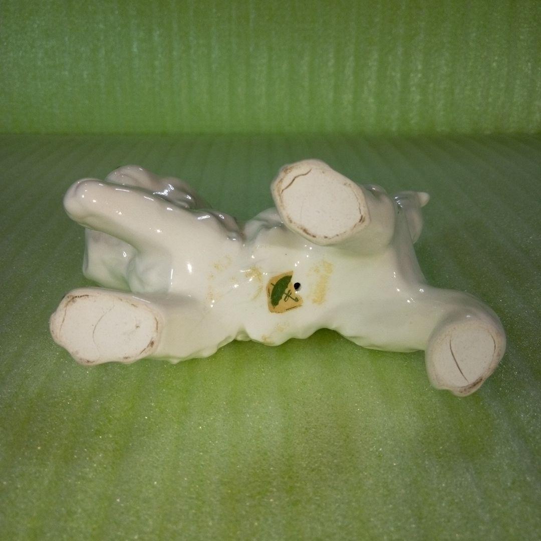 アンティークな猫の置物　白猫　white CAT　ホワイトキャット　レア　希少