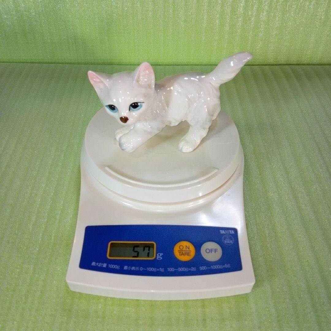 アンティークな猫の置物　白猫　white CAT　ホワイトキャット　レア　希少
