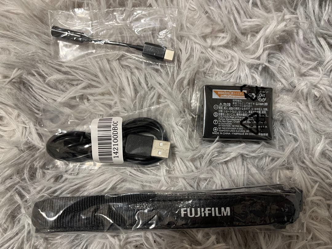 Fujifilm X-S10 ミラーレスカメラ ダブルレンズキット　富士フィルム