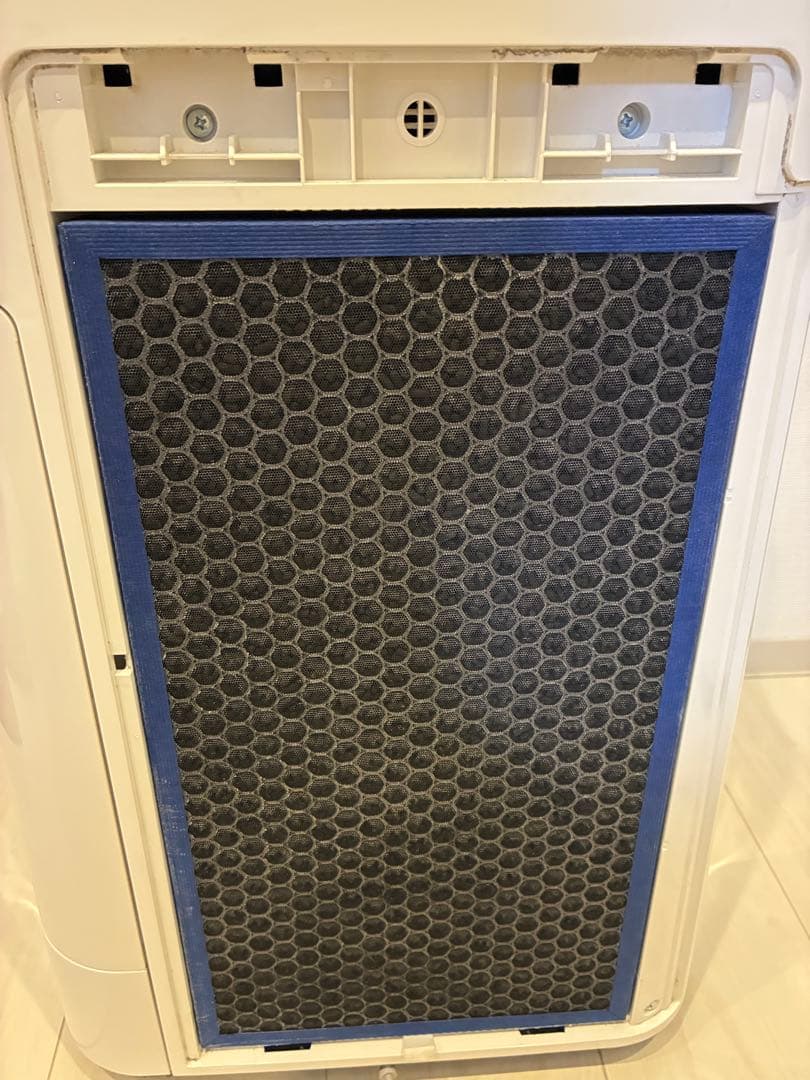 シャープ 加湿空気清浄機 プラズマクラスター7000 KC-P50-W