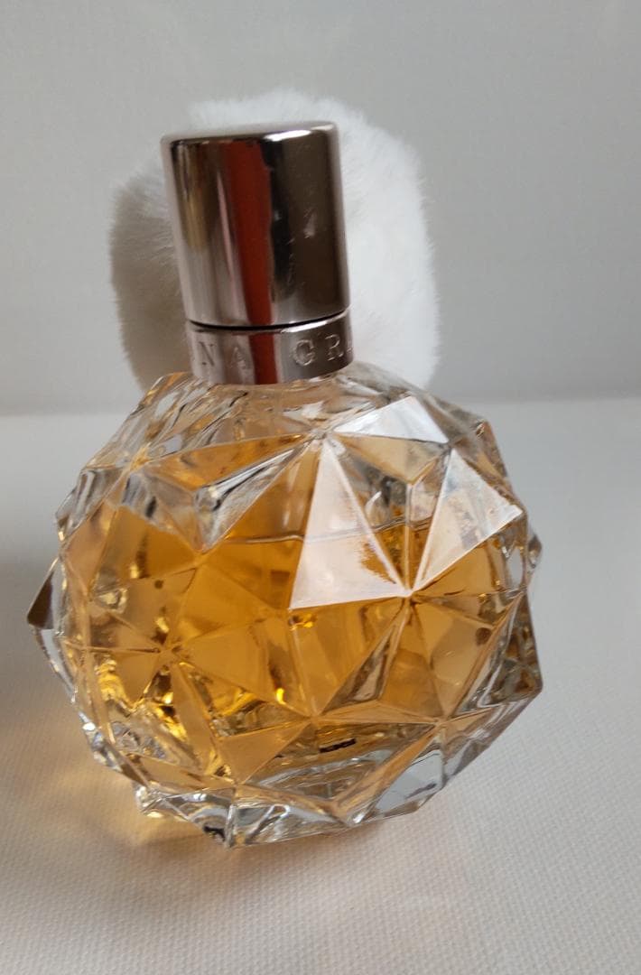 ARIANA GRANDEアリアナグランデ　オードパルファム100mL　数回使用