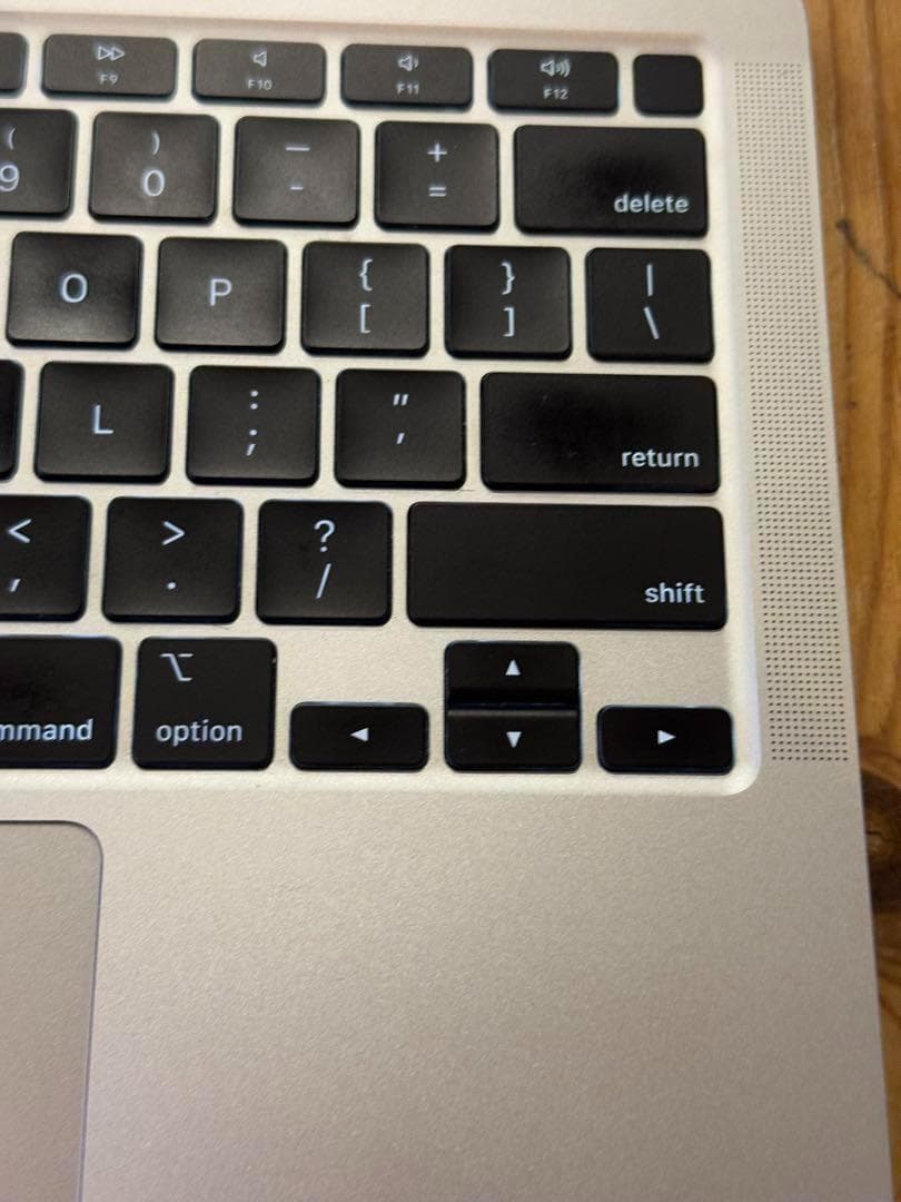 何も言わずに買ますApple MacBook Air (M1, 2020)
