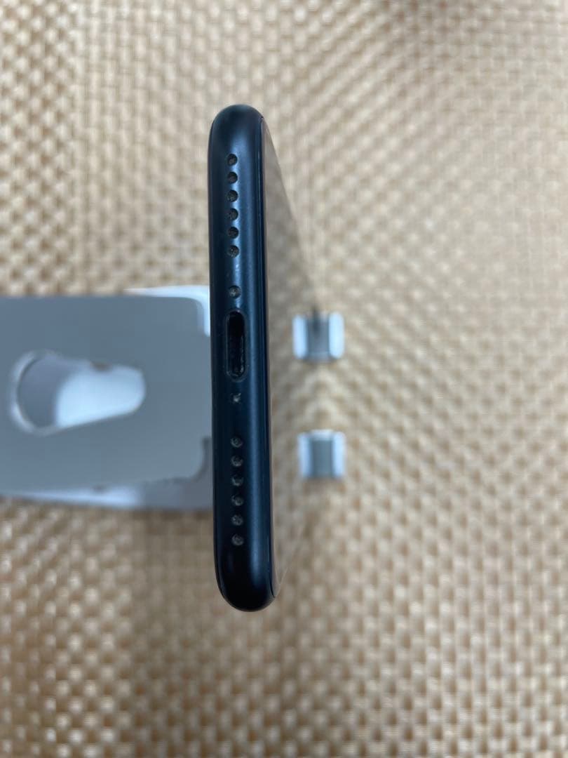 iPhone SE 第3世代 64GBミッドナイトSIMフリー【7607】