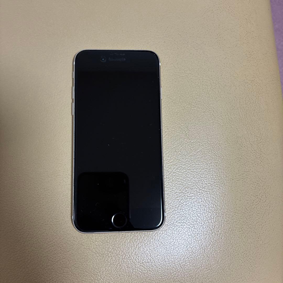 iPhone SE3 64GB 付属品付き