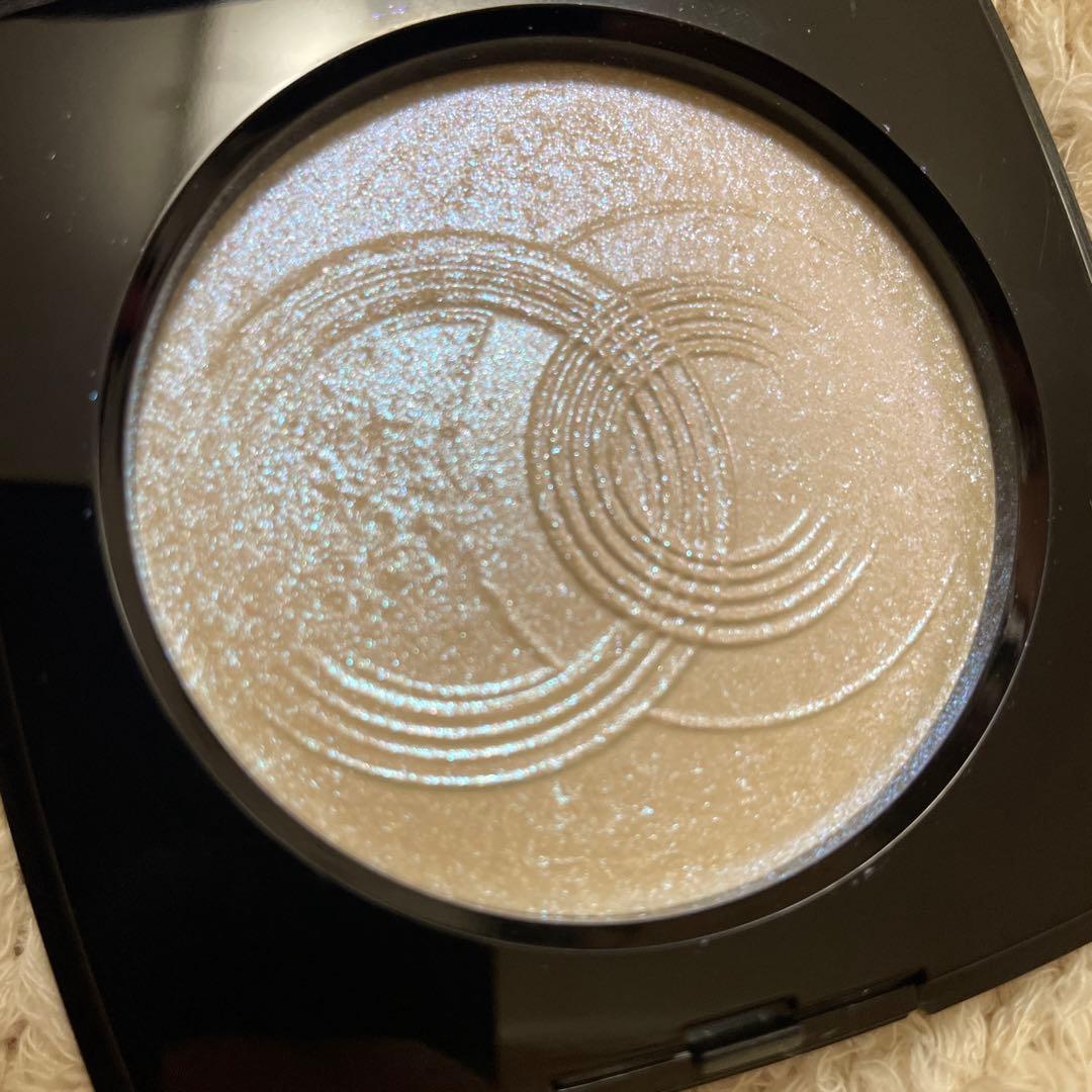 【限定】CHANEL ルミエールドゥローシャン