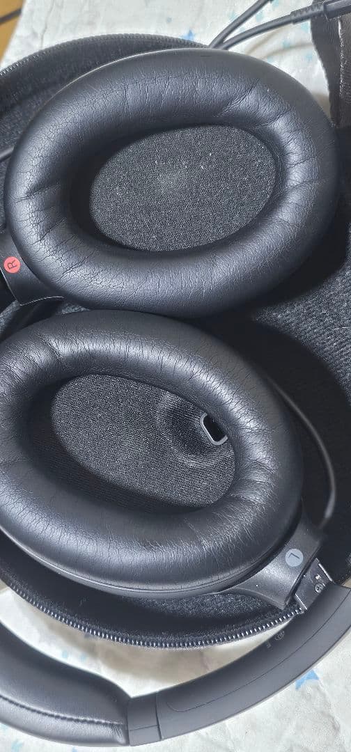 SONY WH-1000XM4 ワイヤレスヘッドホン 収納ケース付き