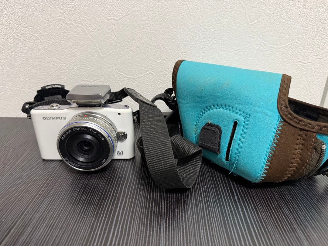 デジタルカメラ Olympus PEN E-PM1 mirrorless camera.