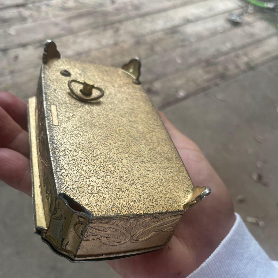 花柄装飾の金属製小物入れ オルゴール付いてます