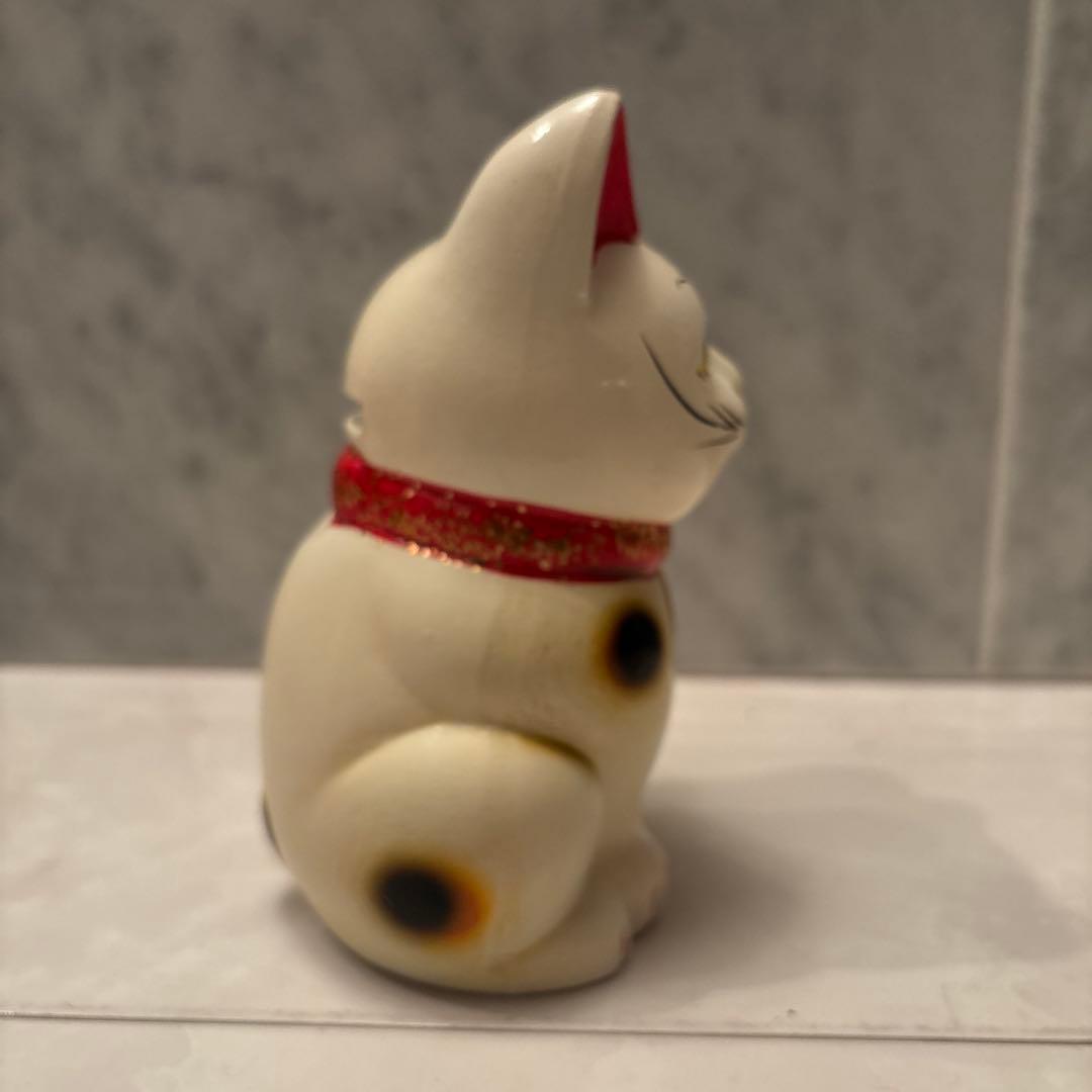 新品　ヴィンテージ手描きの瞳やまつ毛、長いおヒゲが可愛い招き猫