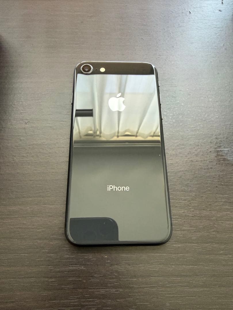 美品iPhone8 SIMフリー　バッテリー87%