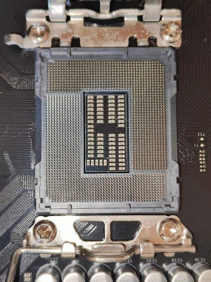 ASRock B660M PHANTOM GAMING 4 本体
