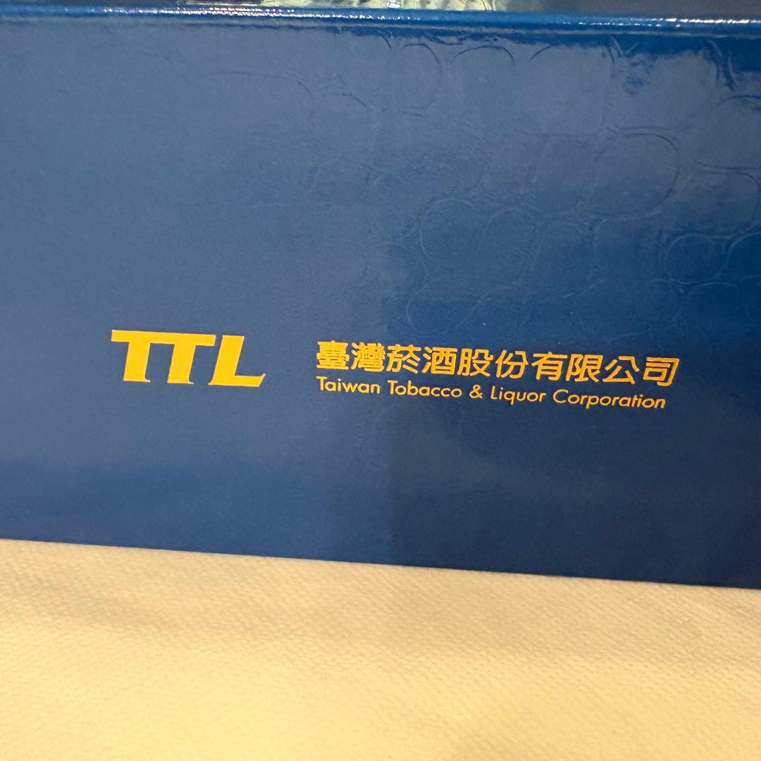 玉山金 8年熟成 高粱酒龍吟 750ml 金箔入 台湾TTL ギフトセット