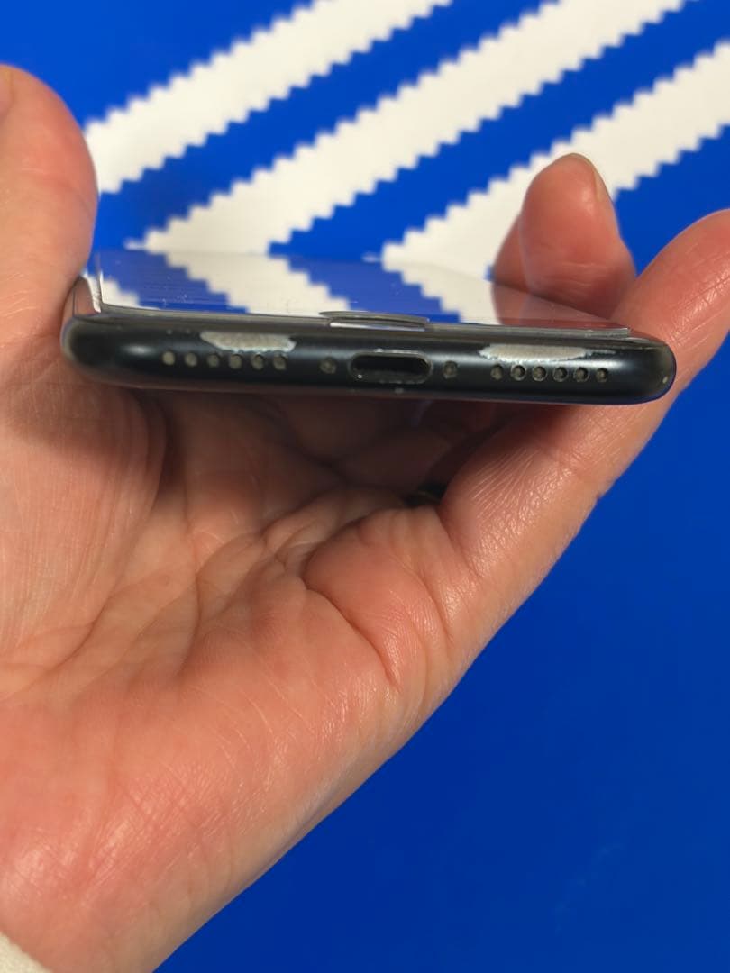 iPhoneSE 第3世代　64G SIMフリー