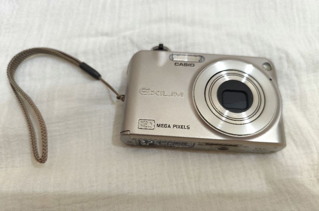 美品✨️　CASIO EXILIM EX-Z1200 シルバー　SDカード付属