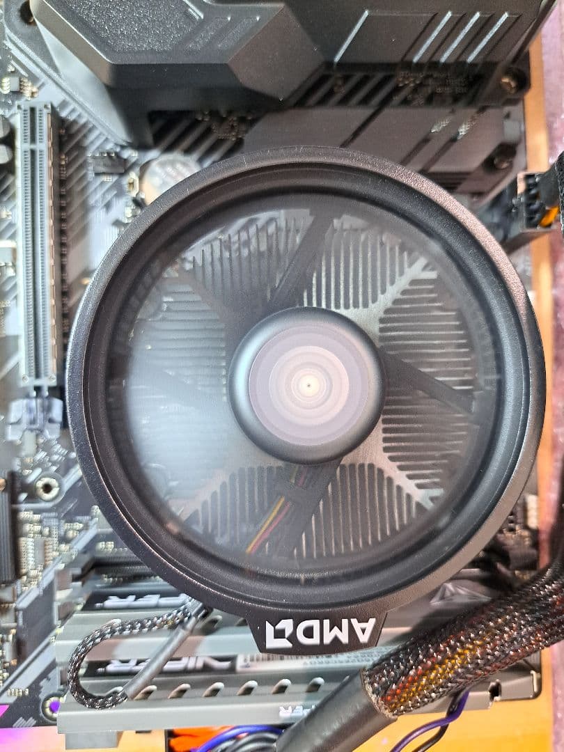 AMD Ryzen 5 3400G + 冷却ファン