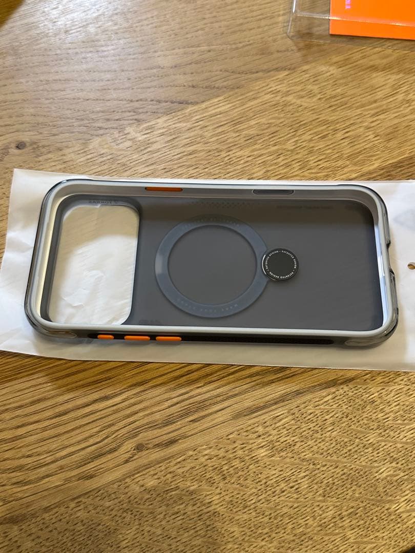 新品　TORRAS iPhone17pro max 黒影　ブラック