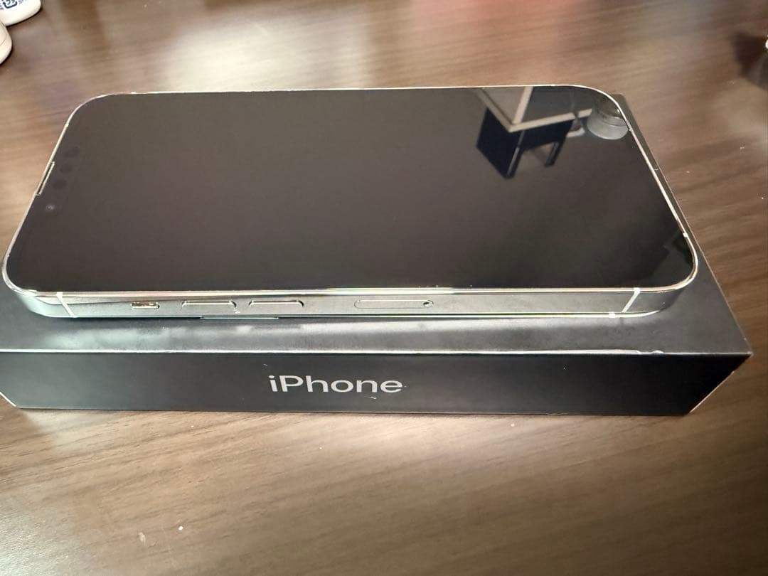 【極美品】 iPhone13Pro 256GBシルバー simフリー フィルム付